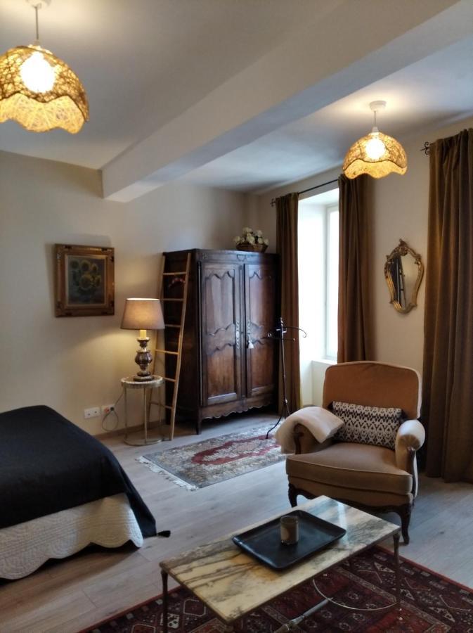 אפרטהוטל איסודן Le Logis De Saint Cyr מראה חיצוני תמונה